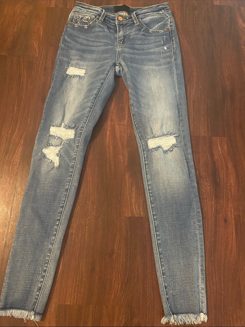 Buckle Women's Light Blue Distressed Skinny Jeans